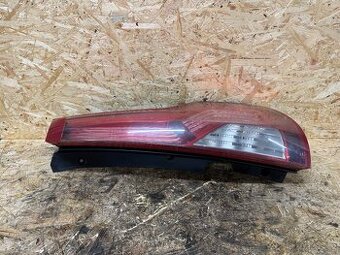 PRAVÉ ZADNÍ SVĚTLO CITROEN C4 PICASSO 2010