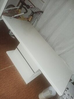 Bílý lux.konf.stolek