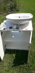 Koupelnova skříň  s umyvadlem