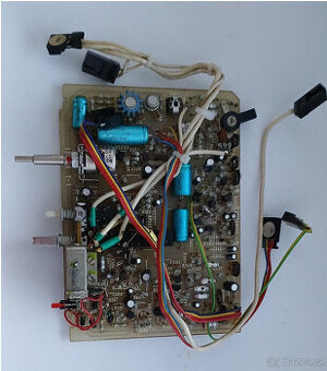 Prodám funkční magnetofonovou desku do rmg Tesla Condor.