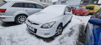 Hyundai i30 1.4i 80 Kw (2010) - 1