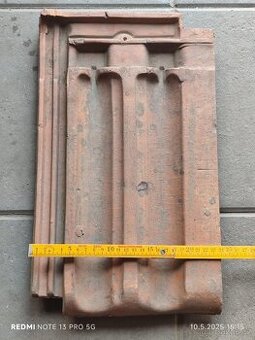 Brněnka střešní taška