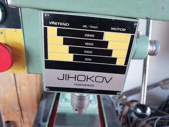 Stojanová vrtačka Jihokov Top stav