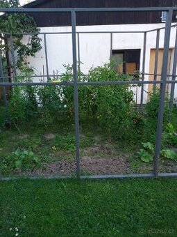 Konstrukce pro skleník nebo pergolu