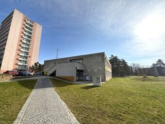 PODNÁJEM ÚTULNÉ KANCELÁŘE O CP CCA 18,57 M2 BRNO – LESNÁ