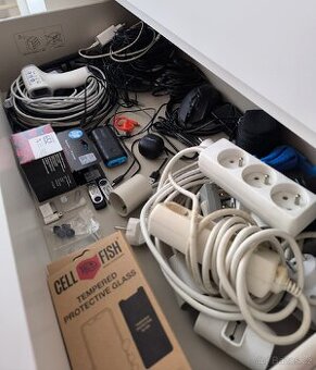 Kabely, náhradní díly, elektronika,...