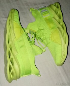 2páry letní boty zn.Fashion/Sport -zelené vl.38, bílé vl.39