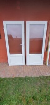 Dvoukřídlé plastové dveře