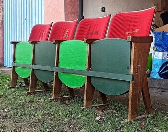 RETRO KINO SEDAČKA - 4 MÍSTA