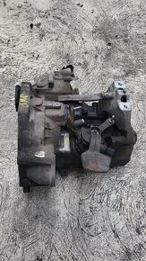 Prodám převodovku kód: JWP VW Touran 6ti kvalt.
