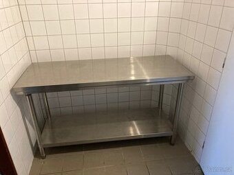 Nerezový pracovní stůl