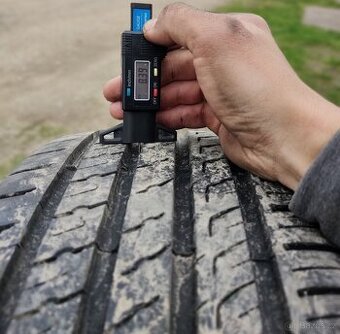 1x Pneu Barum 225/40 R18