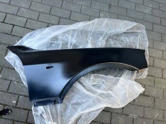 Pravý přední blatník Bmw e83 X3