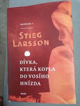 Dívka, která kopla do vosího hnízda