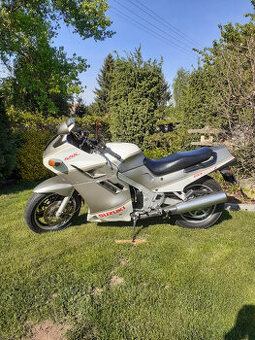 GSX 1100 F