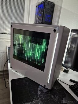 Corsair 275R lcd side panel
