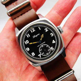První československé pilotní letecké hodinky LONGINES jdoucí