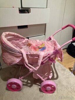 Kocarek pro panenky s panenkou