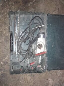 vrtaci bouraci kladivo