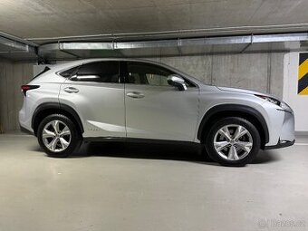 Lexus NX300h,4X4,9/2014,65728km,ČR,1.MAJ,SERVIS,LUXURY