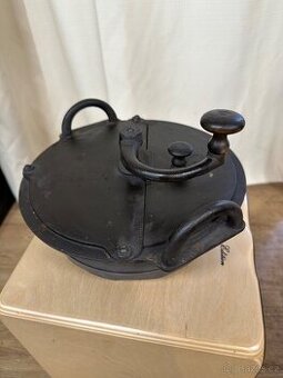 Starožitná Pražírna kávy - litina nádherný kousek