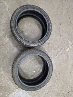 Prodám dvě zimní pneu Wanli 255/40/19