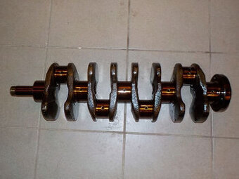 Kliková hřídel - Zetor - čtyřválec