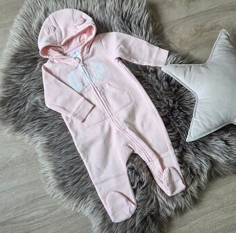 Růžový overal GAP