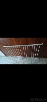 Dětská zabrána na schody.