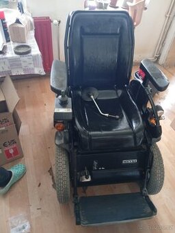 Venkovní elektrický invalidní vozík