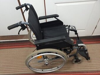 značkový skládací invalidní vozík PLNÁ KOLA