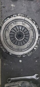 Spojka včetně setrvačníku 1.9tdi 96Kw Pd