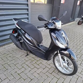 Skútr Piagio Medley