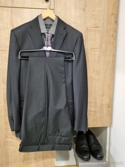 Pánský oblek Pietro Filipi+košile+boty