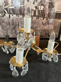 Nástěnný křišťálový lustr