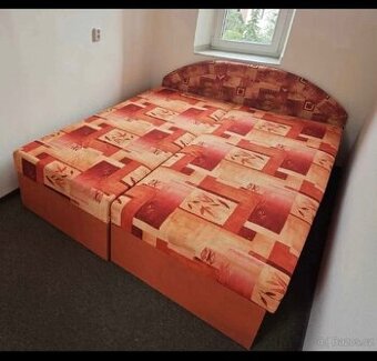 Dvě postele s úložným prostorem