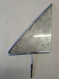 Tatra 613 chromka - větrací okénko předních dveří