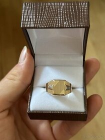 Pravý pánský zlatý prsten