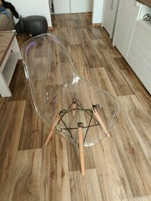 Kuchyňská židle prusvitna