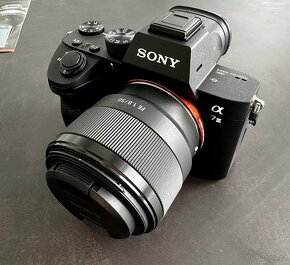 Sony Alpha A7 III tělo + objektiv FE 50 mm f/1.8