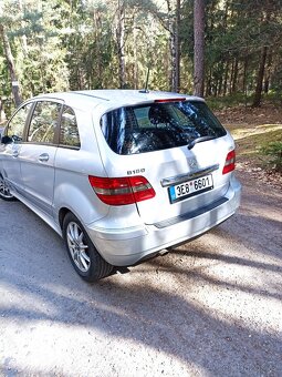 Velice zachovalý Mercedes -Benz