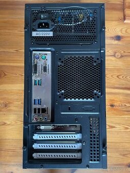 spolehlivé PC ve skvělém stavu s myší a klávesnicí