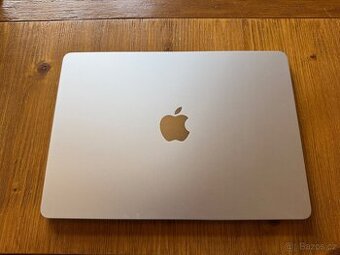 Apple MacBook Air 13,6" (2022) / M2 / 8GB / 256GB