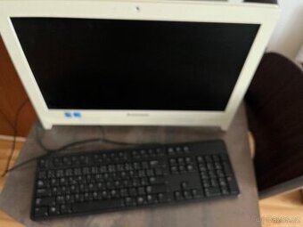 Stolní počítač Lenovo