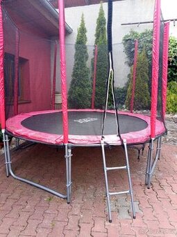 Trampolína
