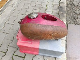 Prodám nádrže JAWA