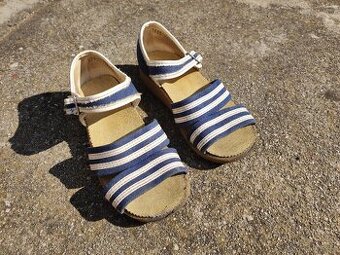 Dětské dívčí retro sandále 17,5 cm