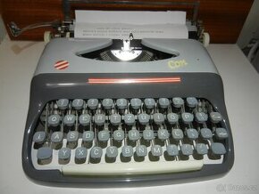 Psací stroj Consul v kufříku (Réservé)