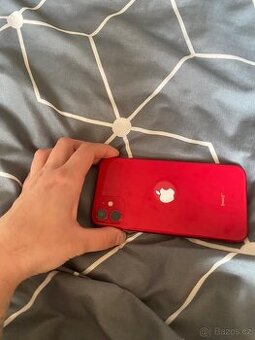 iPhone 11 red