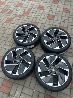 5x112 r18 225/40r18 nové